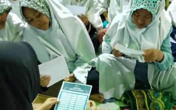 Mahasiswi Universitas Nurul Huda melaksanakan Kuliah Kerja Nyata (KKN) individu di Pondok Pesantren Nurul Huda 2 Tanah Merah