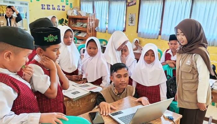 Pengenalan AI dalam Dunia Pendidikan Dasar dan Pendampingan Tahsin Al-Qur’an 