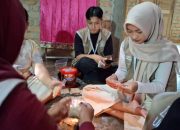 Mahasiswa KKN UNUHA Terlibat Langsung dalam Produksi Tempe Bersama UMKM Desa Bawang Tikar
