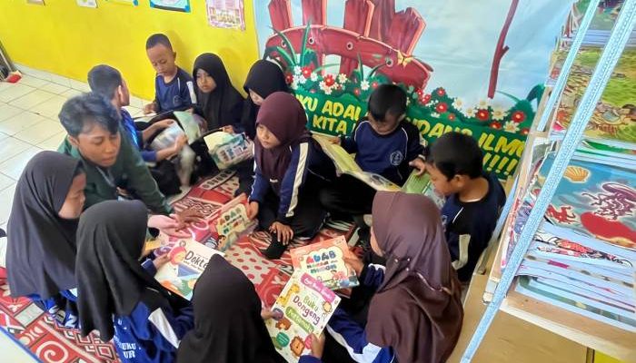 Pendampingan Pengelolaan Pojok Baca dan Donasi Buku 