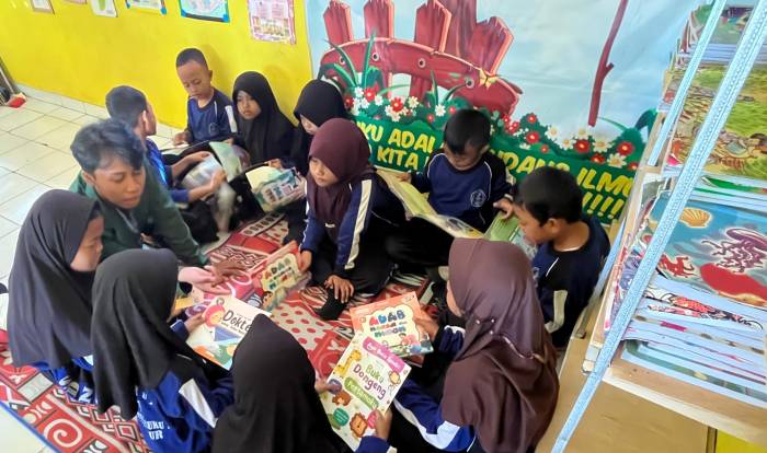 Pendampingan Pengelolaan Pojok Baca dan Donasi Buku