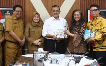 audiensi Direktur Pengkajian Implementasi Pembinaan Ideologi Pancasila (PIP) BPIP, Irene Camelyn Sinaga, di Ruang Rapat Setda Sumsel, Selasa (14/10/2025).