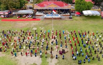 Kabupaten OKU Timur kembali menorehkan prestasi tingkat nasional, karena sukses memecahkan dua dari tiga target Rekor MURI. Foto: Himawan/Diknas OKUT