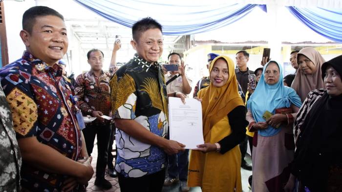 Bupati OKU Timur, Ir. H. Lanosin melaksankan rodshow terkait pelayanan publik. Foto: Diskominfo OKUT