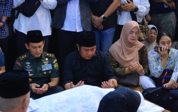 Gubernur Herman Deru Pimpin Upacara Pelepasan Jenazah Alex Noerdin Secara Kedinasan